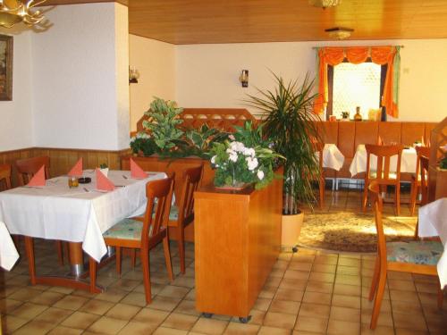 Restoran atau tempat lain untuk makan di Gasthaus zur Krone