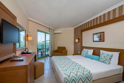 Iz Flower Side Beach Hotel – Photos 5