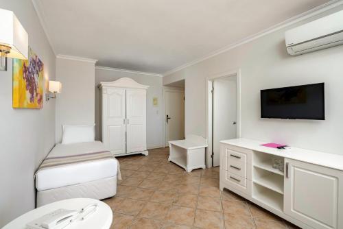 Iz Flower Side Beach Hotel – Photos 4