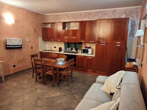 A kitchen or kitchenette at Acqua Marina