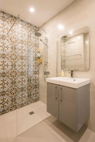 Beautiful Seaview 2 Bedroom Apartment