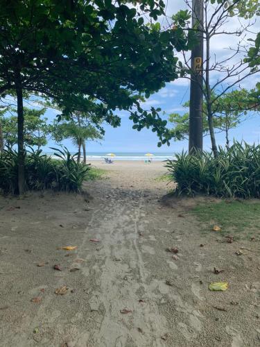 Condominio Maitinga. (Pe na areia)