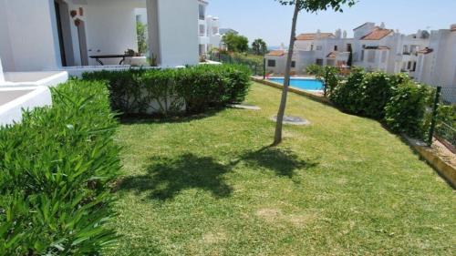 Bazén v ubytovaní Apartamento 6 persona en la Alcaidesa alebo v jeho blízkosti