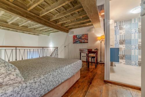 GuestHost - Foro Romano Stylish and Central Apartment