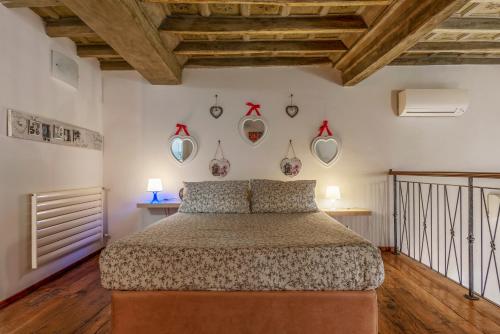 GuestHost - Foro Romano Stylish and Central Apartment