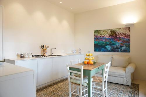 Η κουζίνα ή μικρή κουζίνα στο Il POGGIOLO SULLE EGADI