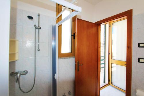 A bathroom at Appartamenti Leuca 50 m dal mare