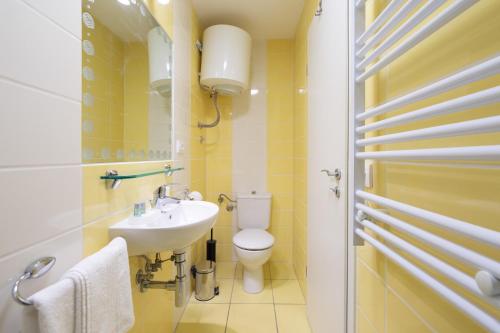Apartments & Rooms Buble