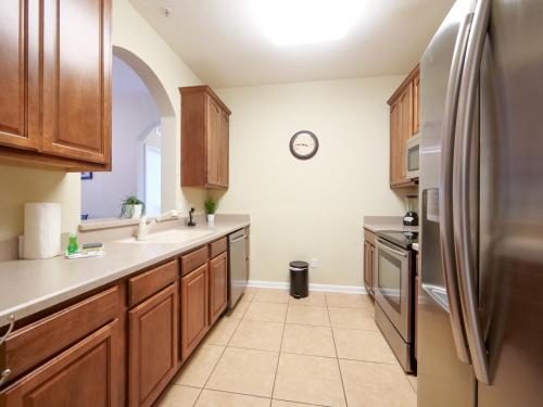 3Br 2Bath Condo Balcony 5min Conv Center 1410ft photo 15