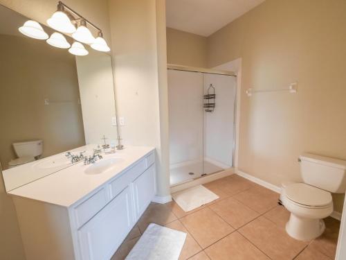 3Br 2Bath Condo Balcony 5min Conv Center 1410ft photo 10