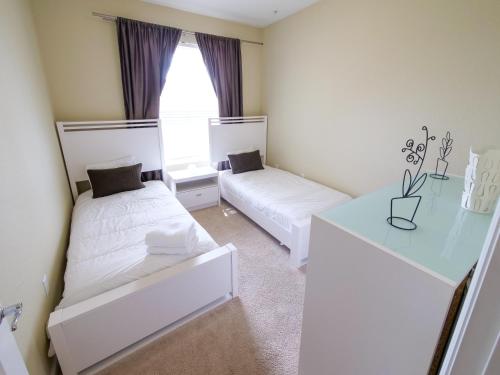 3Br 2Bath Condo Balcony 5min Conv Center 1410ft photo 11