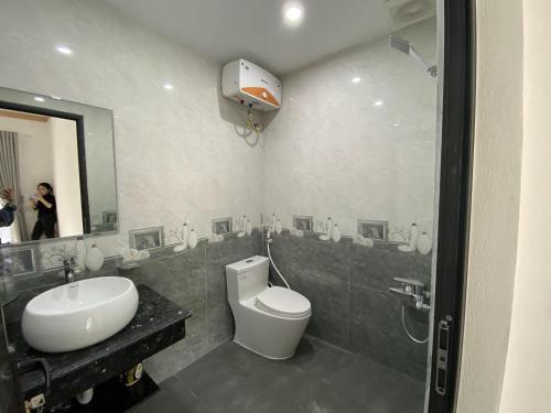 Mường Sang Farmstay tesisinde bir banyo