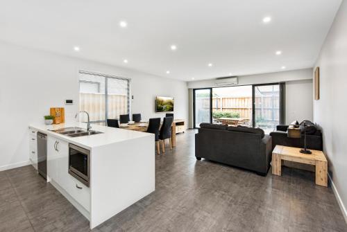 Gallery image of Fawkner Executive Suites & Serviced Apartments in Melbourne