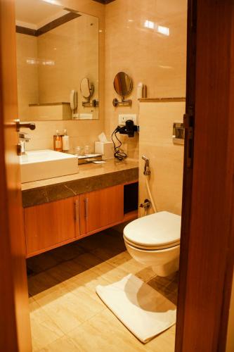 Koupelna v ubytování Nemesia City Center - Gurugram, Sector 29