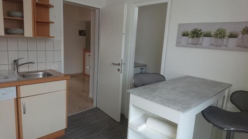 Majoituspaikan Apartment Karin, Eigener Eingang, 3 Schlafzimmer, Doppelcarport keittiö tai keittotila