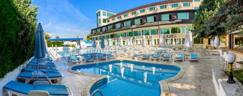 Πισίνα στο ή κοντά στο Hotel Montecito