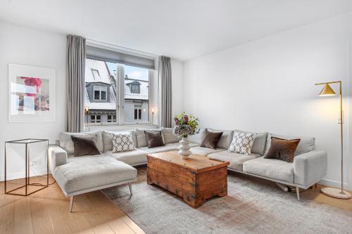 Fotografie z fotogalerie ubytování Sanders Monarch - Charming One-Bedroom Apartment With Two Balconies v Kodani