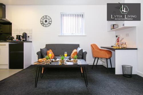 Foto de la galería de Leicester's Lyter living Serviced apartments Opposite Leicester Railway Station en Leicester