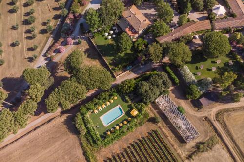 an overhead view of a garden and a house at Antica Fattoria La Parrina in Orbetello