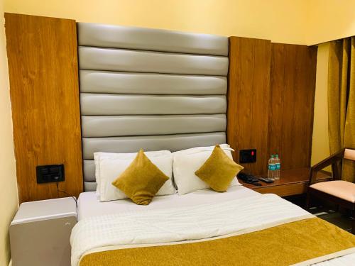 Gallery image of HOTEL GOLDEN VEENA- MOUNT ABU- 1 km FROM NAKKI LAKE in Mount Ābu