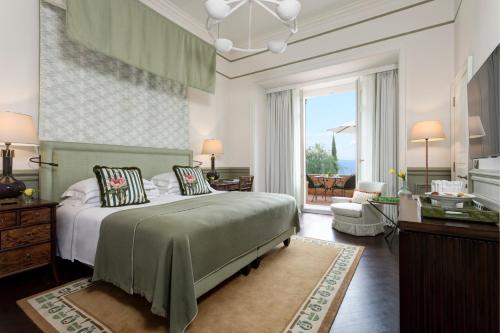 Кровать или кровати в номере Rocco Forte Villa Igiea