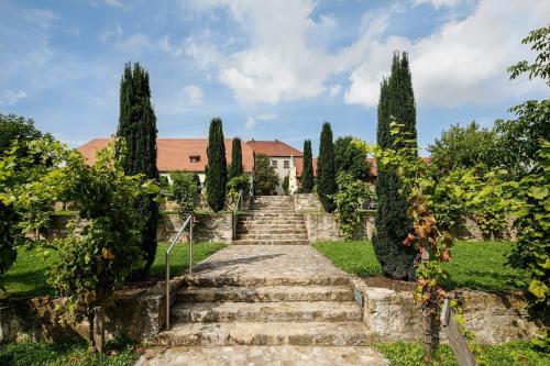 Hotel Resort Schloss Auerstedt builder 1