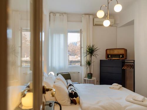 Lovely vintage double studio in city center