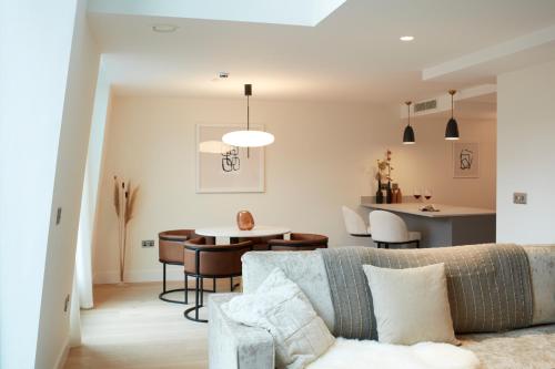 Leven Manchester photo 32