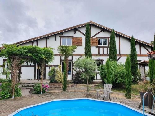 Maison de 7 chambres avec piscine privee jardin clos et wifi a Sainte Eulalie en Born