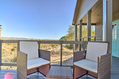 Μπαλκόνι ή βεράντα στο The Roadrunner - Silver City Oasis with Views!