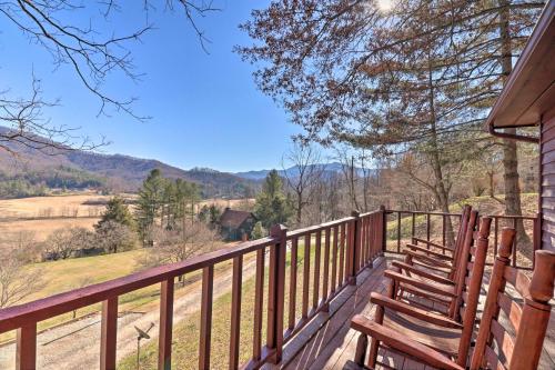 Franklin Family Home with 2 Decks and Fire Pit!