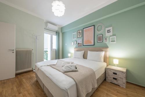 Boutique Acropolis Apartment by Cloudkeys - Just 5 minutes walk to Acropolis Museum