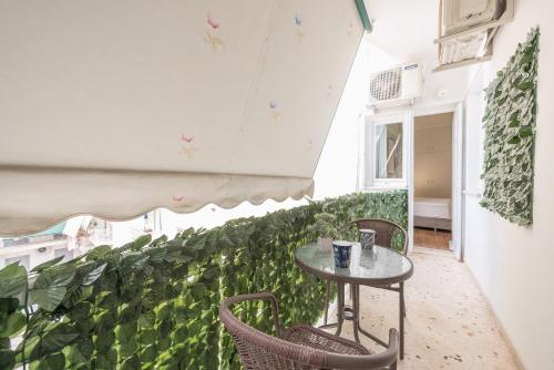 Boutique Acropolis Apartment by Cloudkeys - Just 5 minutes walk to Acropolis Museum