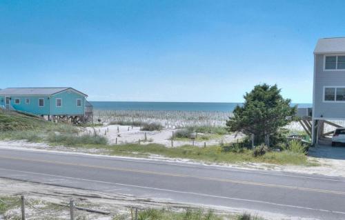 Gallery image of Chelsea House in Oak Island