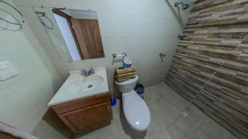 Ένα μπάνιο στο Apartamentos Isla Tropical