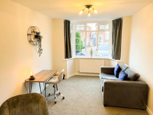 Seating area sa Arden House -Modern, Stylish 3-bed near Solihull, NEC, Resorts World, Airport,HS2