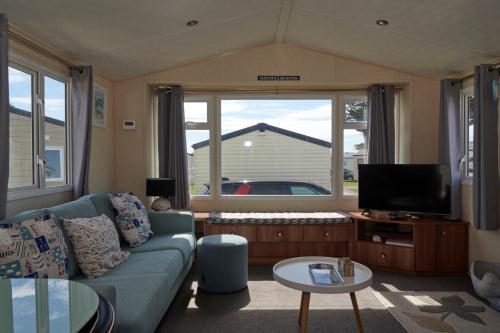 Μια τηλεόραση ή/και κέντρο ψυχαγωγίας στο Captain's Quarters B67