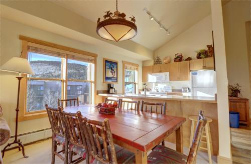 Η κουζίνα ή μικρή κουζίνα στο CS431 Copper Springs 3Br 3Ba condo