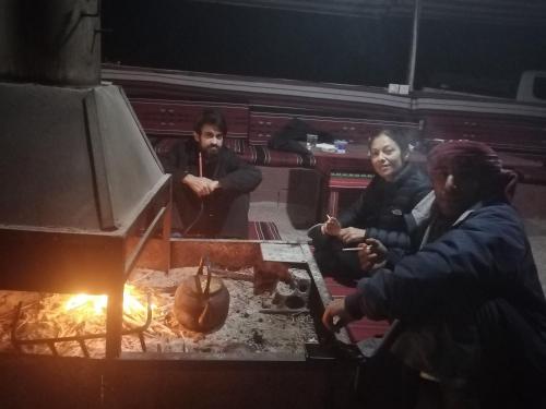 Tetamu yang menginap di Zarb Desert Camp