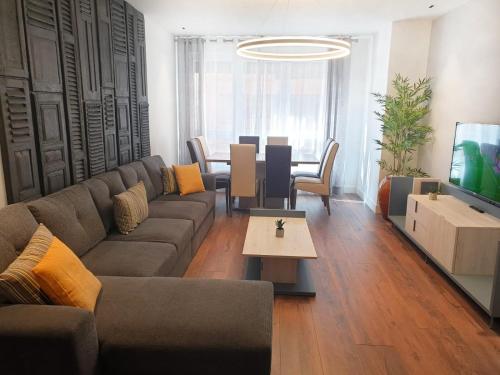 San Antón Piso de lujo centro con Aire ac by Apartamentos Logrono