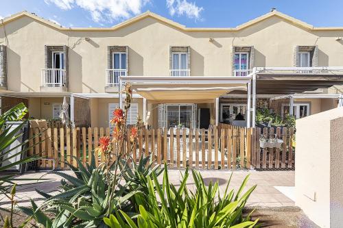 Villetta Green oasis club