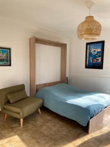 Postel nebo postele na pokoji v ubytování Studio lumineux en bordure de verdon