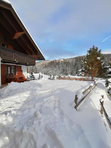 Almhaus Kärnten Flattnitz durante el invierno