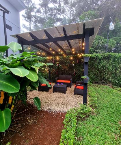 Κήπος έξω από το Calathea Lodge Monteverde