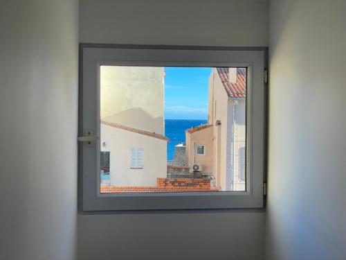 Nice Renting - MASSENA - LOFT - HEART of VIEIL ANTIBES - THE MARKET WITH SEA VIEW photo 19