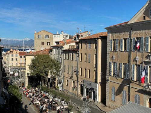 Nice Renting - MASSENA - LOFT - HEART of VIEIL ANTIBES - THE MARKET WITH SEA VIEW photo 23