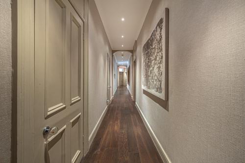 Knightsbridge Luxury 4 Bedroom En Suite Apartment