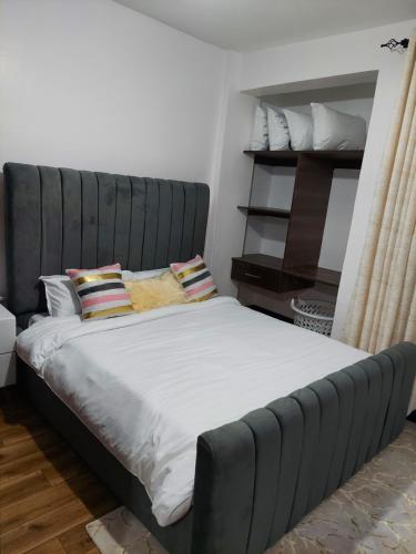 Легло или легла в стая в Emani Luxury Condo