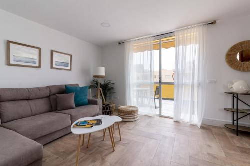 HomeForGuest Atico Cecilia con vistas al mar en Los ...