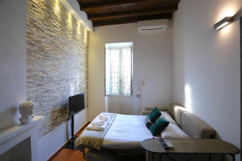 Benedetta 22 - Trastevere
